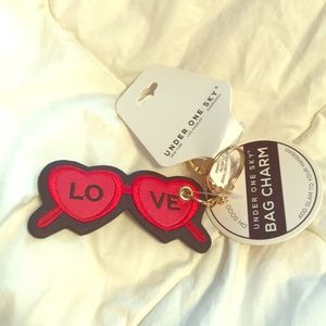 🖤 4/$15 Under One Sky bag charm